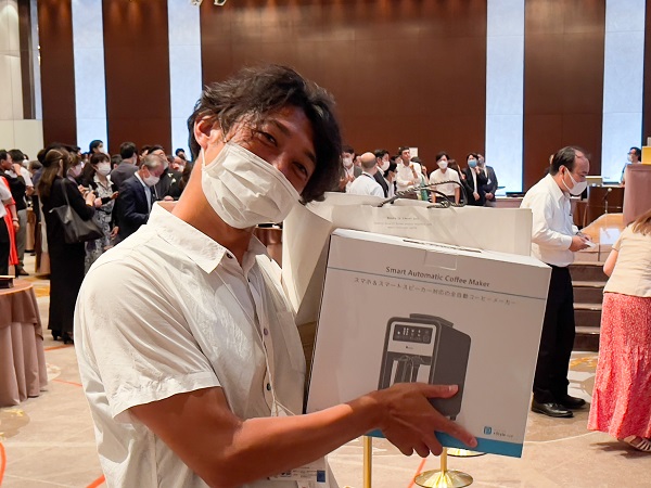 景品をゲットされて笑顔の会員様1